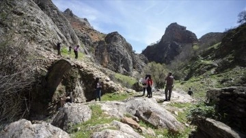 Tunceli'de ilkbaharın gelişiyle tarih ve doğa gezileri başladı
