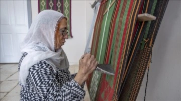 Tunceli'de kadınlar 'cicim' dokumacılığını yaşatmaya çalışıyor