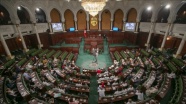 Tunus&#039;taki 5 siyasi parti, anayasanın askıya alınması çağrılarına karşı olduklarını ilan etti