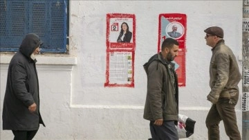 Tunus’ta erken genel seçimler için oy verme işlemi başladı