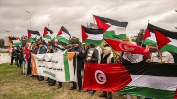 Tunus’ta Filistin’e destek gösterisinde ABD protesto edildi