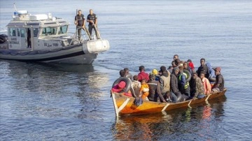 Tunus'tan her yıl binlerce düzensiz göçmen Avrupa hayaliyle 'ölüm teknelerine' biniyo