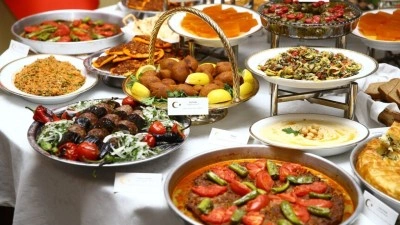 Turistler, T&uuml;rk yemekleri i&ccedil;in ilk 6 ayda 6 milyar dolar harcadı