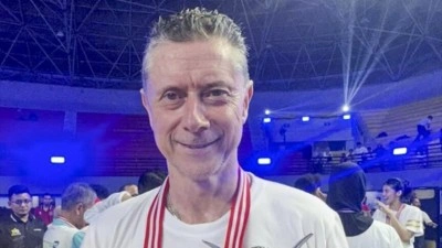 T&uuml;rk antren&ouml;r B&uuml;lent Karslıoğlu, Endonezya'da &uuml;st &uuml;ste ikinci şampiyonluğu yaşadı