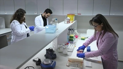 T&uuml;rk araştırmacılar, kanser tedavisinde yan etkileri azaltacak &ccedil;alışmaya &ouml;nc&uuml;l&uuml;k edecek