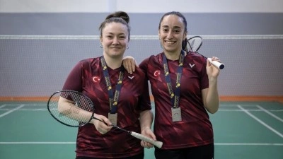 T&uuml;rk badmintonunun "g&uuml;m&uuml;ş" kızları