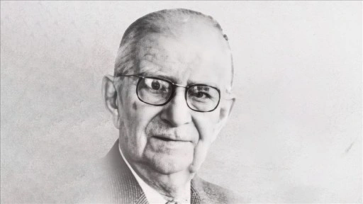 Türk basını ve sporuna adanan ömür: Burhan Felek