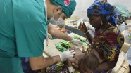 Türk doktorlar Nijer'de şifa dağıttı