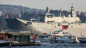 Türk donanmasının Cumhuriyet'in 100. yılındaki resmigeçidi heyecanla izlendi