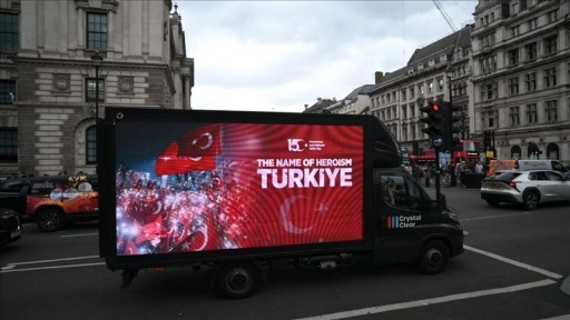 Türk halkının 15 Temmuz mücadelesi Londra sokaklarında anlatıldı