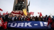 Türk-İş'ten Cumhuriyet Anıtı'na çelenk