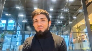 Türk karma dövüş sanatları sporcusu Halil Amir'in gözü kemerde