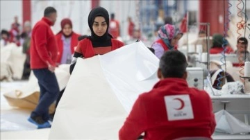 Türk Kızılay, günlük çadır üretimini iki katına çıkardı