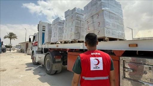 Türk Kızılay'ın Gazze'ye gıda malzemesi taşıyan 165 tırı Refah Sınır Kapısı'ndan geçm
