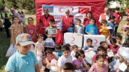 Türk Kızılay Karabağ&#039;daki çocuklara kırtasiye ve giysi yardımı yaptı