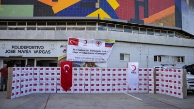 T&uuml;rk Kızılay, şiddetli depremlerin yaşandığı Venezuela'da 1000 hijyen seti dağıttı