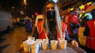 Türk Kızılayın yardım gönüllüsü kadınlar İzmir depreminde de yaraları sarıyor