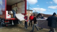 Türk Kızılayından evi yanan ailelere yardım