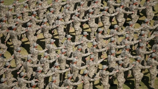 Türk Silahlı Kuvvetlerine muvazzaf subay adayı temini için başvuru süresi uzatıldı
