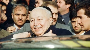 Türk siyasetinin 'Erbakan Hoca'sı vefatının 13. yılında anılıyor