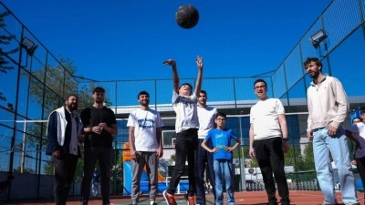 T&uuml;rk Telekomlu basketbolcular AA &Ccedil;ocuk ve Gen&ccedil;lik Şenliği'ne katıldı