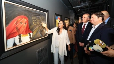 T&uuml;rkan Şoray ile Yal&ccedil;ın G&ouml;k&ccedil;ebağ'ın eserleri aynı sergide buluştu