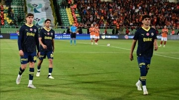 Turkcell Süper Kupa maçı Fenerbahçe'nin sahadan çekilmesiyle yarıda kaldı