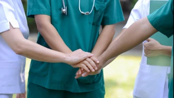 T&uuml;rkiye&rsquo;de doktor olmak! -Dr. Hikmet &Ccedil;ıra yazdı-