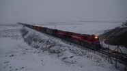 Türkiye&#039;den Çin&#039;e gidecek ilk blok ihracat treni Kars&#039;tan Gürcistan&#039;a uğurlandı