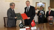 Türkiye'den Pakistan'a 10 milyon dolar yardım
