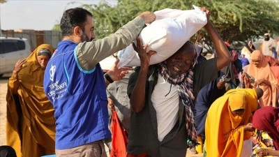 T&uuml;rkiye Diyanet Vakfı, Somali'de ihtiya&ccedil; sahibi 8 bin 250 aileye gıda yardımı yaptı