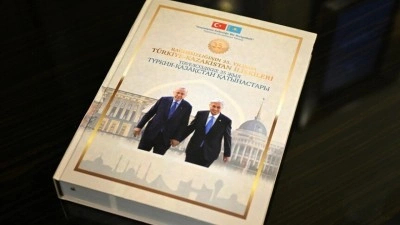 T&uuml;rkiye-Kazakistan ilişkileri kitaplaştırıldı