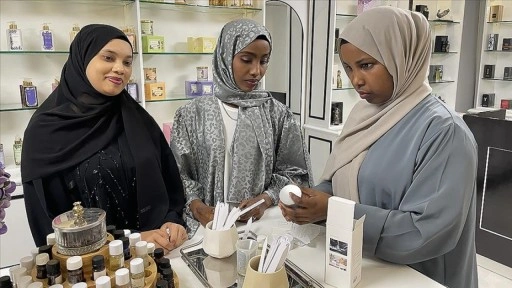 Türkiye mezunu Somalili Salad, ülkesinde en büyük koku markasını kurdu