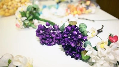 T&uuml;rkiye'nin Br&uuml;ksel Başkonsolosluğunda ipek kozaları kadınların elinde sanat eserine d&ouml;n&uuml;şt&uuml;