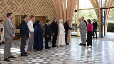 T&uuml;rkiye'nin desteğiyle yapılan Cambridge Merkez Camisi, İngiltere Kralı'nın tarihi ziyaretine ev sahibi oldu