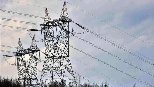 Türkiye'nin elektrik iletim ve dağıtım hatlarında kesintiye neden olacak sorun bulunmuyor