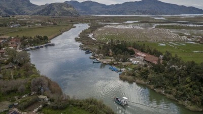T&uuml;rkiye'nin en kısa feribot hattı 50 saniyede iki yakayı buluşturuyor
