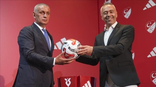 Türkiye profesyonel futbol liglerinin resmi futbol topu sponsoru adidas oldu