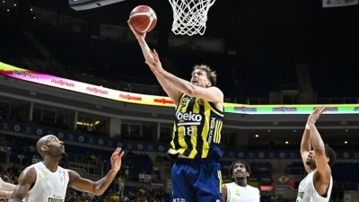 T&uuml;rkiye Sigorta Basketbol S&uuml;per Ligi play-off &ccedil;eyrek finalinde Fenerbah&ccedil;e Beko seride durumu 1-0