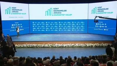 T&uuml;rkiye-Suriye iş d&uuml;nyasını bir araya getiren "AA Kent Ekonomileri Zirvesi" başladı