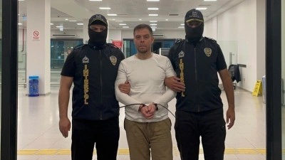T&uuml;rkiye'ye iade edilen organize su&ccedil; &ouml;rg&uuml;t&uuml; elebaşı Serkan Kurtuluş tutuklandı
