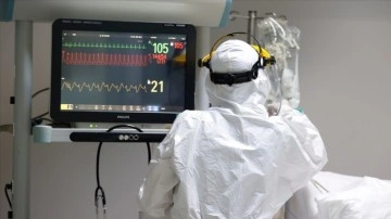 T&uuml;rkiye'de son 24 saatte 49 bin 792 kişinin testi pozitif &ccedil;ıktı, 206 kişi yaşamını yitirdi