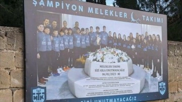 Türkiye'deki depremlerde yaşamını yitiren "Şampiyon Melekler" için ağıt