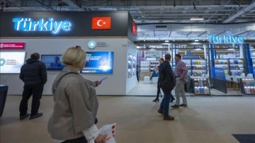 Türkiye'den 24 yayınevi Londra Kitap Fuarı'na katıldı