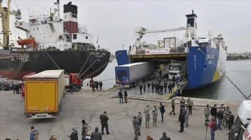 Türkiye’den gönderilen insani yardım gemisi Lübnan’a ulaştı