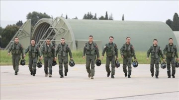 Türkiye'nin ilk ana jet üssü vatan savunması için donanımlı pilotlar yetiştiriyor