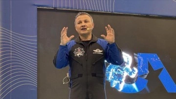 Türkiye'nin ilk astronotu Gezeravcı, Elazığ'da öğrencilerle buluştu
