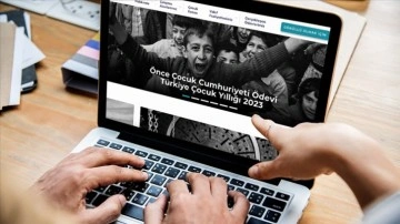 Türkiye'nin ilk çocuk yıllığı '100 Yılın Çocukluk Tarihi' yayınlandı