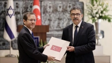 Türkiye’nin Tel Aviv Büyükelçisi Torunlar, İsrail Cumhurbaşkanına güven mektubunu sundu
