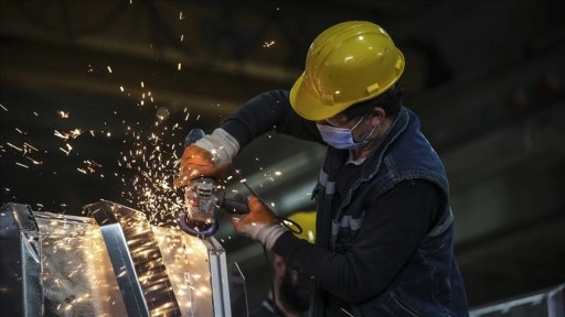 Ücretli çalışan sayısı şubatta yıllık yüzde 1,1 artarak 15,3 milyona yaklaştı